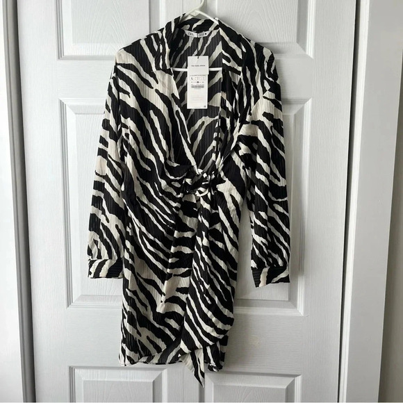 NWT Zara Tan and Black Zebra Print Geometric Wrap Dress Size Large - Picture 4 of 7